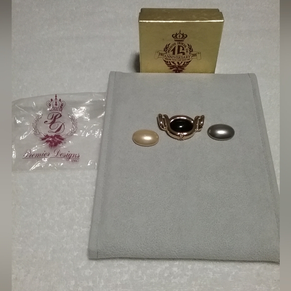 Premier Designs Pendants - Picture 1 of 4